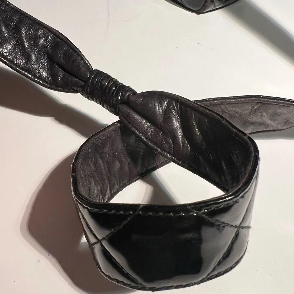 Chanel Patent Leather Crossbody messenger camera bag second hand - Picture 16 of 17